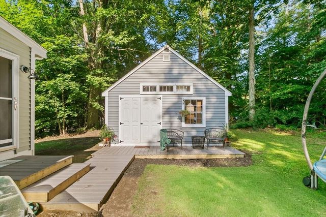 11 Harriman Rd, Merrimac, MA 01860