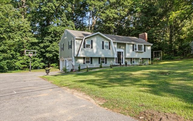 11 Harriman Rd, Merrimac, MA 01860
