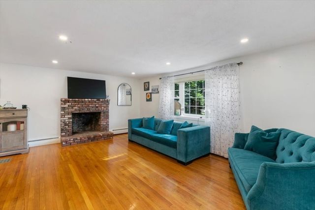 11 Harriman Rd, Merrimac, MA 01860