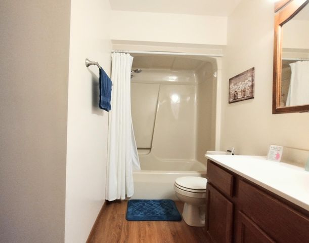 9651 Merrillville Road 204, Crown Point, IN 46307