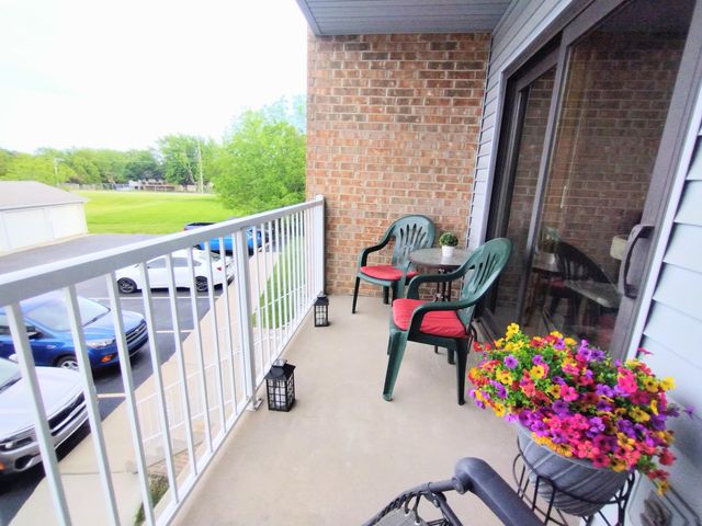 9651 Merrillville Road 204, Crown Point, IN 46307