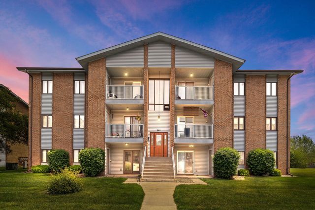 9651 Merrillville Road 204, Crown Point, IN 46307