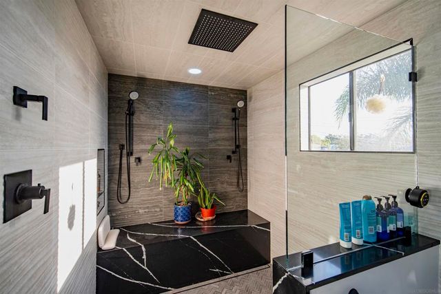 7126 Galewood, San Diego, CA 92120