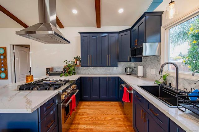 7126 Galewood, San Diego, CA 92120