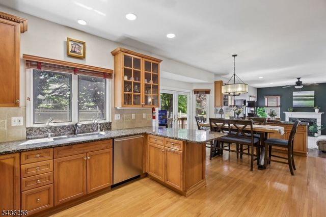 8 Harper St, West Orange Twp., NJ 07052