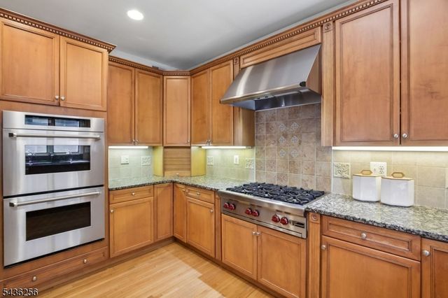 8 Harper St, West Orange Twp., NJ 07052