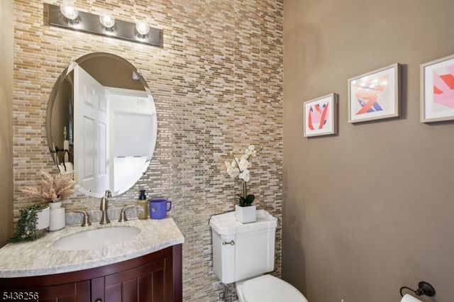 8 Harper St, West Orange Twp., NJ 07052