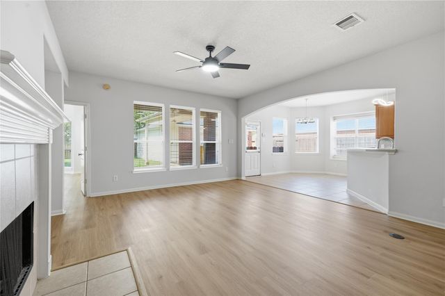 6165 Darlington Ct Court, League City, TX 77573