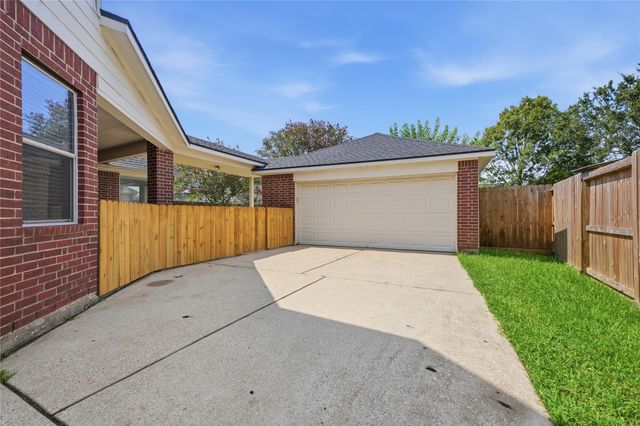 6165 Darlington Ct Court, League City, TX 77573
