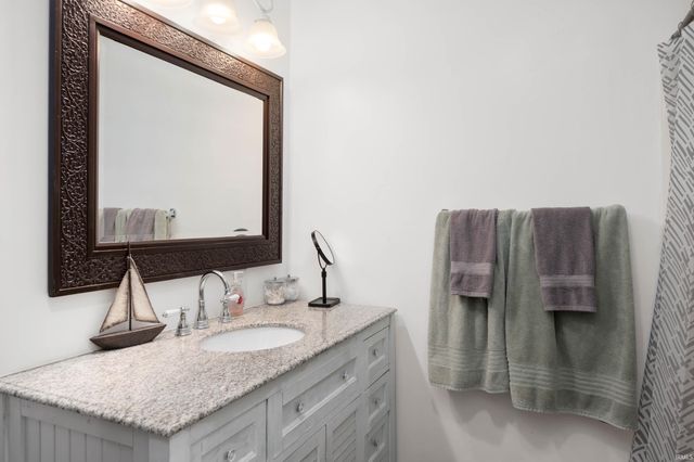 2405 S Wisteria Lane, Muncie, IN 47302