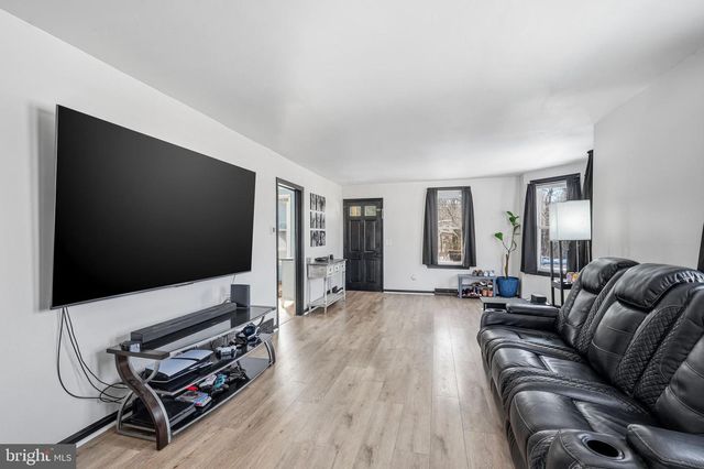 714 E BUTLER AVE, Vineland, NJ 08361