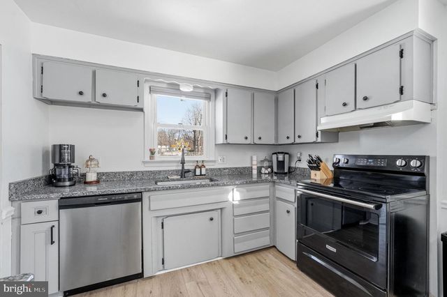 714 E BUTLER AVE, Vineland, NJ 08361