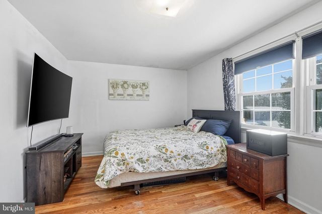 714 E BUTLER AVE, Vineland, NJ 08361