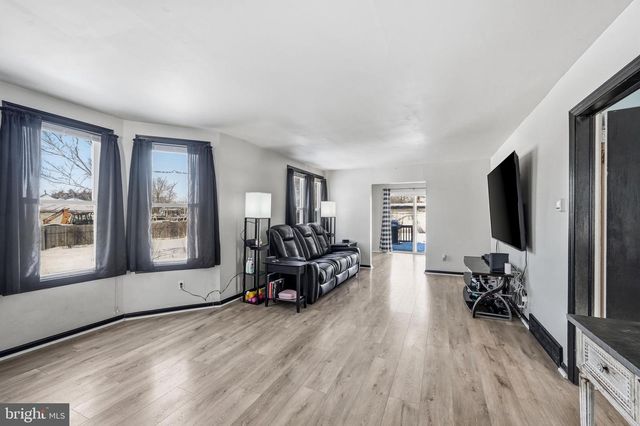 714 E BUTLER AVE, Vineland, NJ 08361