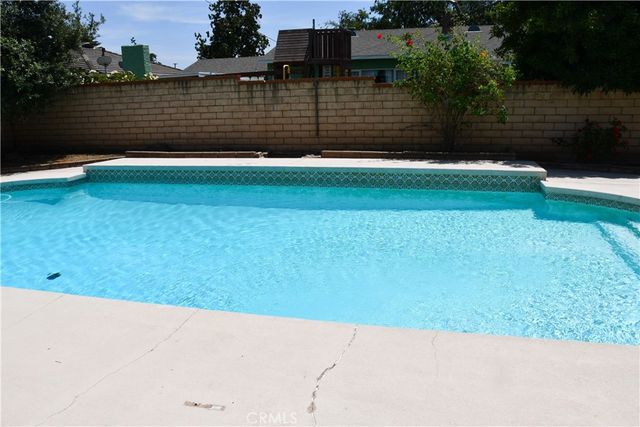 522 E Collins, Orange, CA 92867