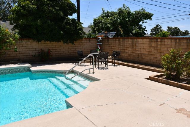 522 E Collins, Orange, CA 92867