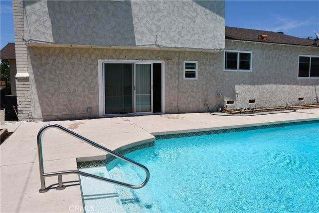 522 E Collins, Orange, CA 92867