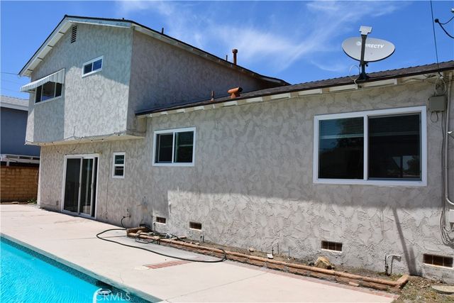 522 E Collins, Orange, CA 92867