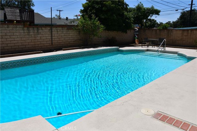 522 E Collins, Orange, CA 92867