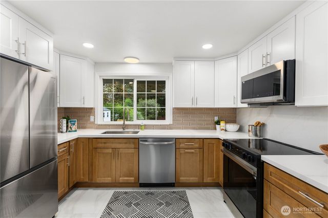 15212 Cascadian Way, Lynnwood, WA 98087