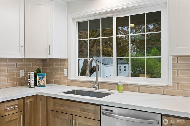 15212 Cascadian Way, Lynnwood, WA 98087