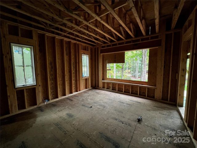 99 Little Cherokee Ridge, Hendersonville, NC 28739