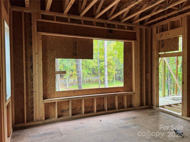 99 Little Cherokee Ridge, Hendersonville, NC 28739