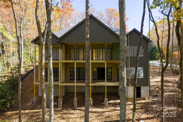 99 Little Cherokee Ridge, Hendersonville, NC 28739