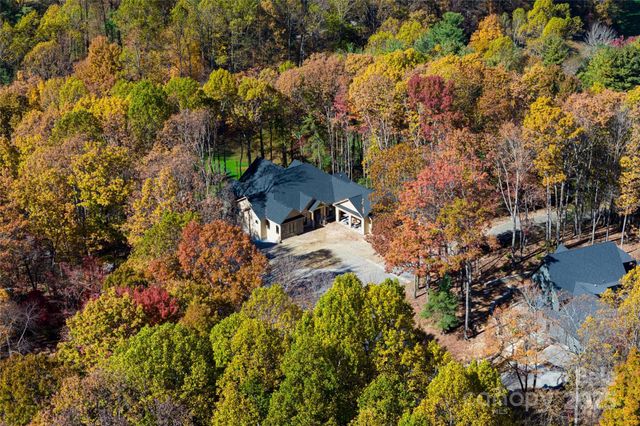 99 Little Cherokee Ridge, Hendersonville, NC 28739
