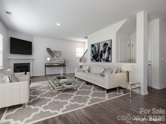 907 Newport Court, Asheville, NC 28806