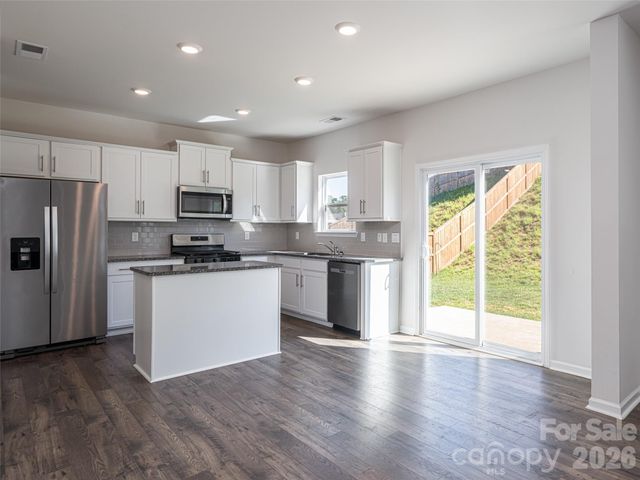 907 Newport Court, Asheville, NC 28806