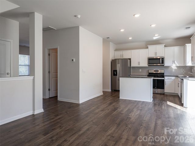 907 Newport Court, Asheville, NC 28806