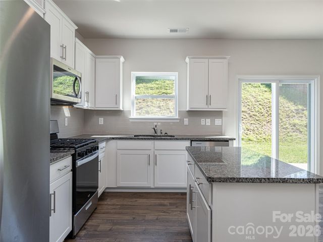 907 Newport Court, Asheville, NC 28806