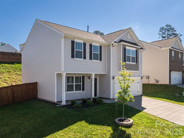 907 Newport Court, Asheville, NC 28806