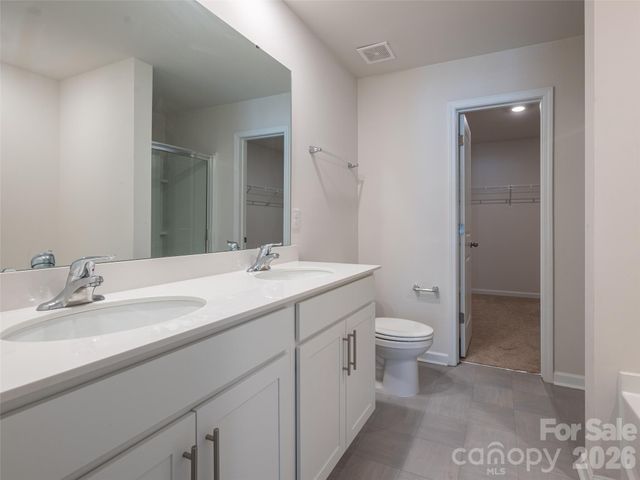 907 Newport Court, Asheville, NC 28806