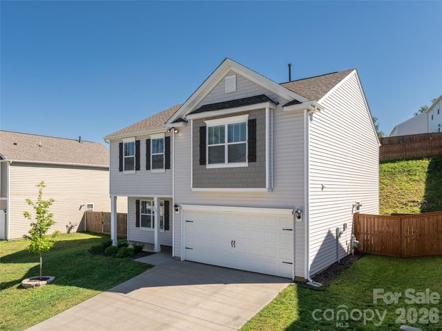 907 Newport Court, Asheville, NC 28806