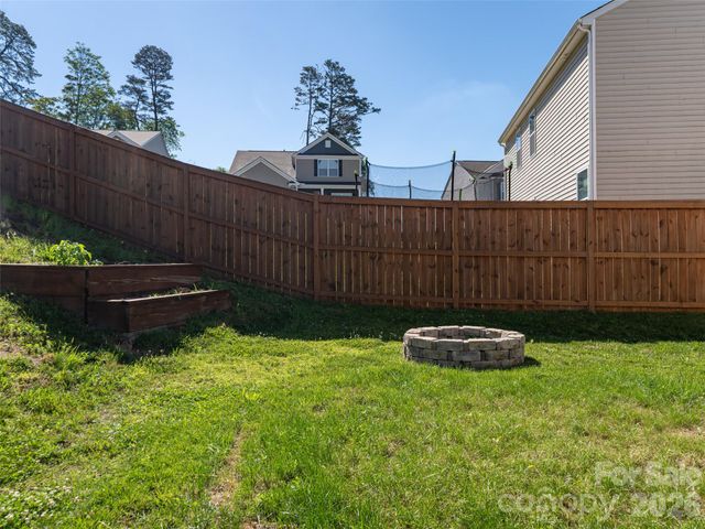 907 Newport Court, Asheville, NC 28806