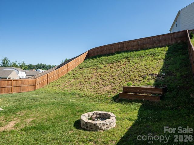 907 Newport Court, Asheville, NC 28806