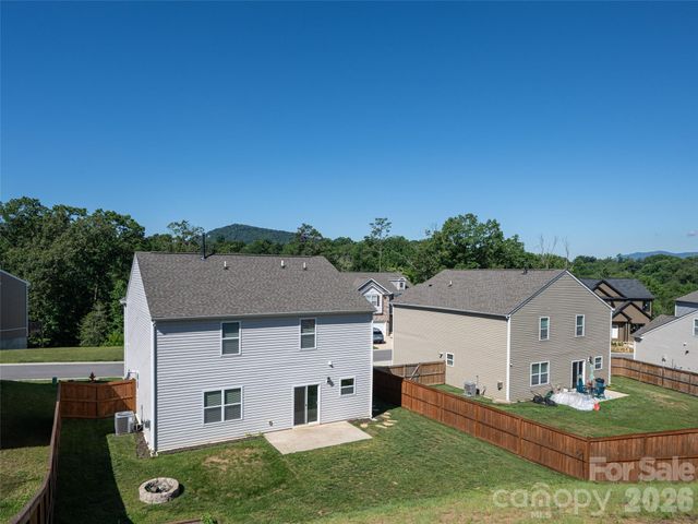 907 Newport Court, Asheville, NC 28806