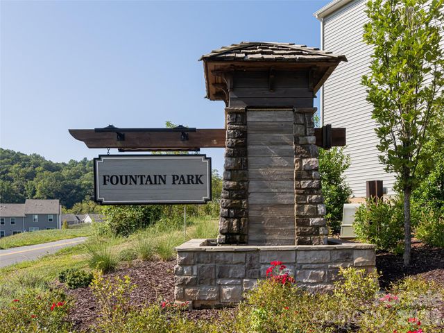 907 Newport Court, Asheville, NC 28806