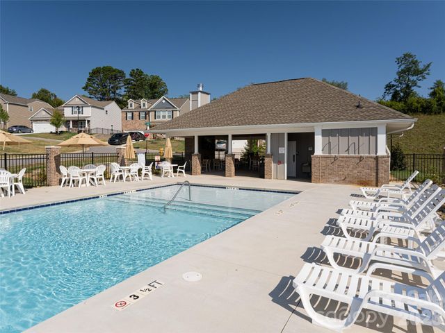 907 Newport Court, Asheville, NC 28806