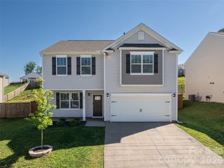 907 Newport Court, Asheville, NC 28806