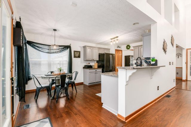 163 Fox Glen Drive W, Pickerington, OH 43147