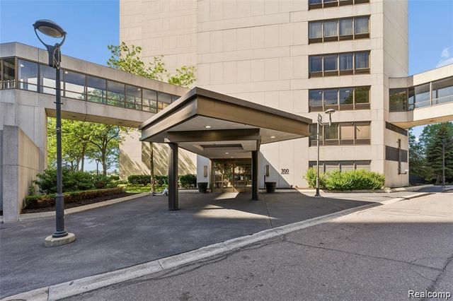 1001 W Jefferson Avenue 2H, Detroit, MI 48226