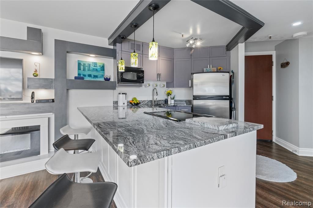 1001 W Jefferson Avenue 2H, Detroit, MI 48226
