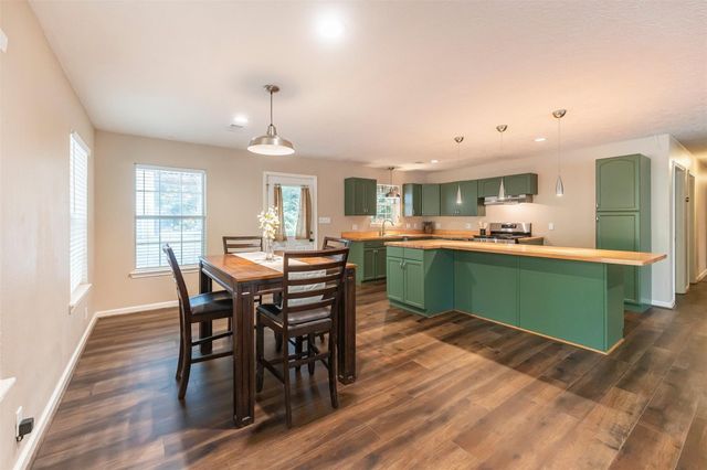 537 Mohawk Bend, Conroe, TX 77316