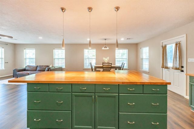 537 Mohawk Bend, Conroe, TX 77316