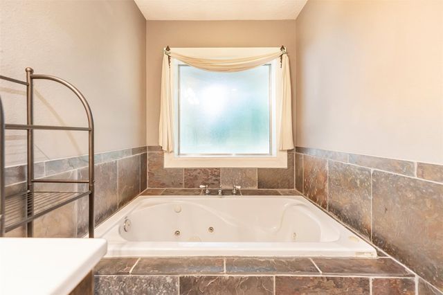 537 Mohawk Bend, Conroe, TX 77316