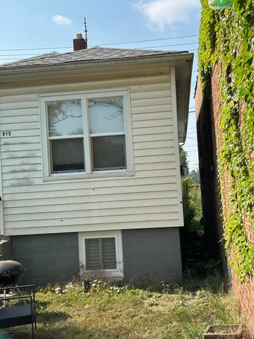 815 W 25th Avenue, Gary, IN 46407