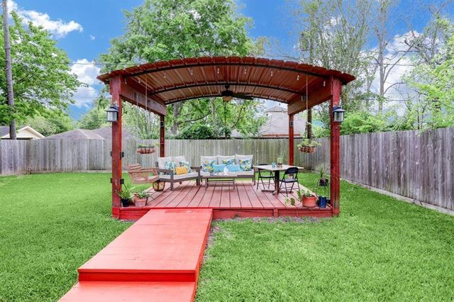 6837 Concho Street, Houston, TX 77074